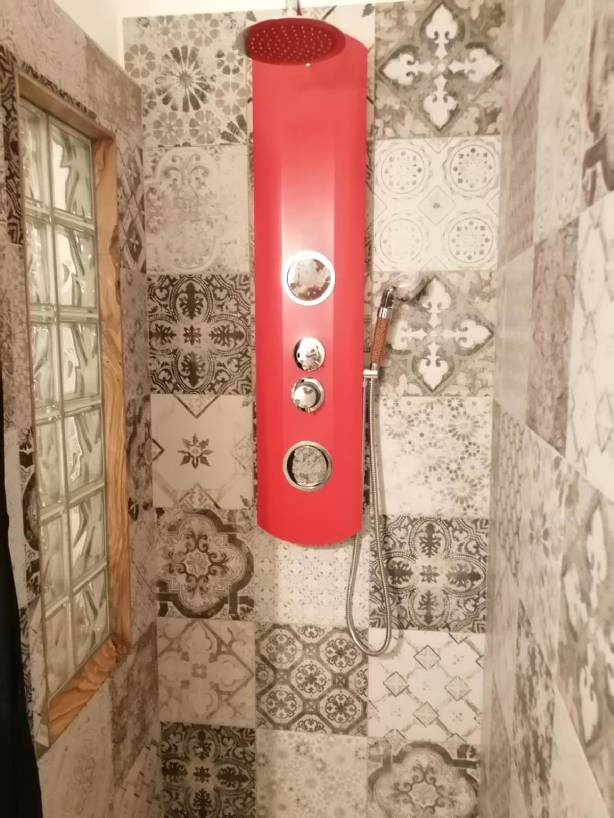 Petra Bianca Luxury Suite צ'לייה מספיקה מראה חיצוני תמונה