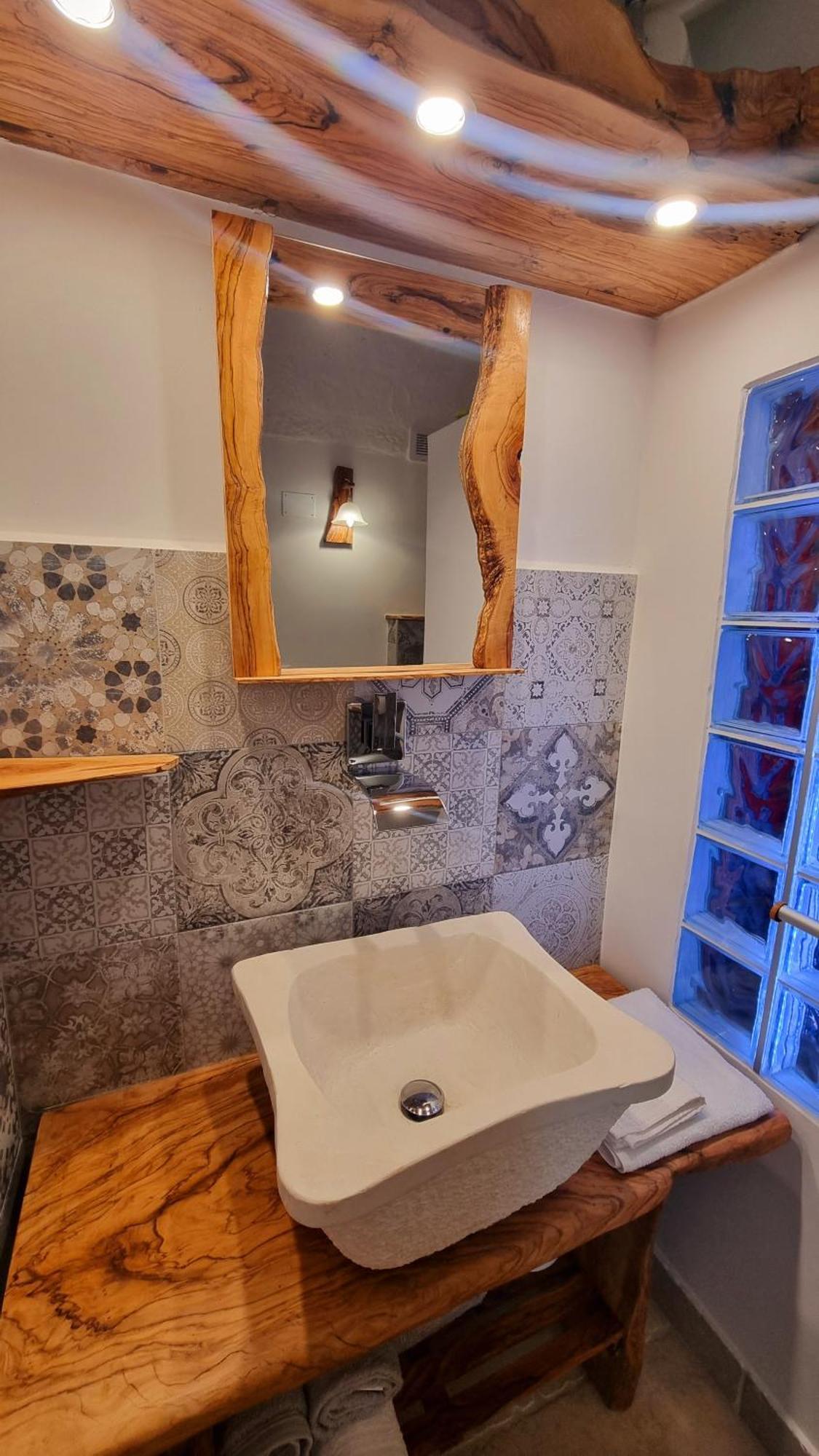 Petra Bianca Luxury Suite צ'לייה מספיקה מראה חיצוני תמונה