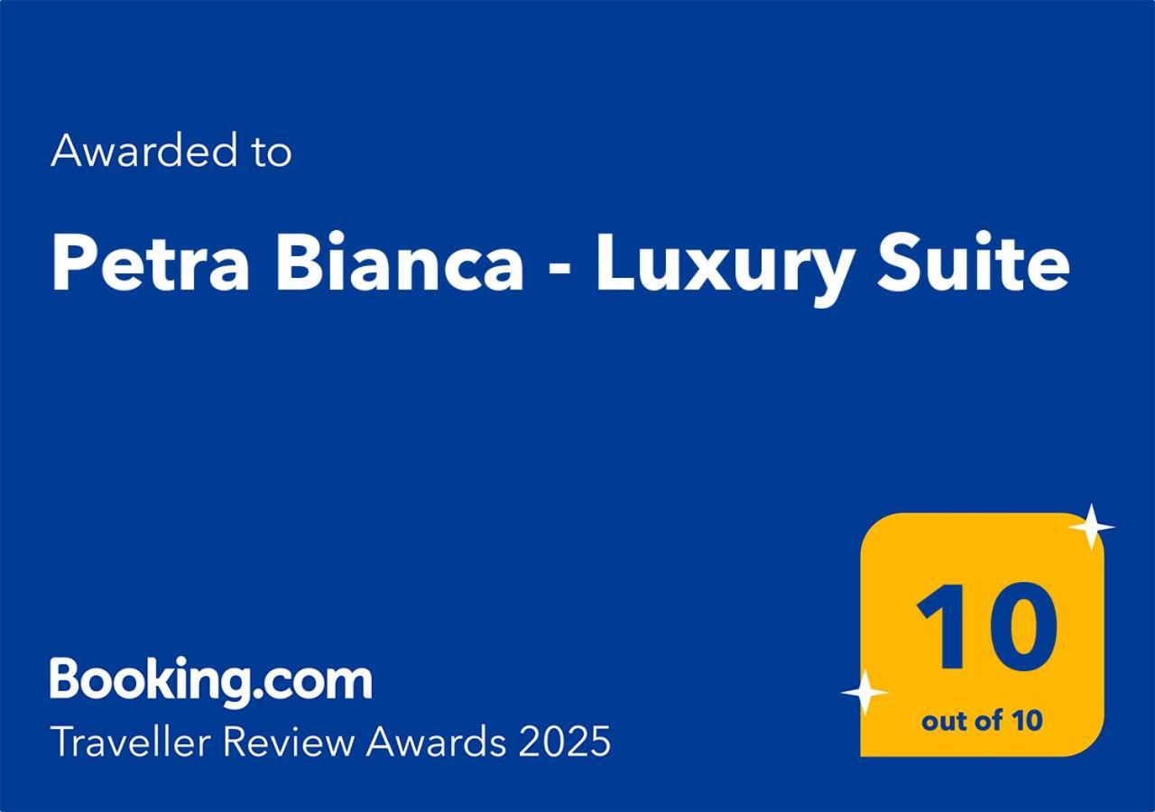 Petra Bianca Luxury Suite צ'לייה מספיקה מראה חיצוני תמונה